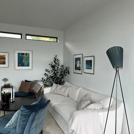 Villa Exclusive With Endless Mountain And Sea View Close To Reindeers Tromsø